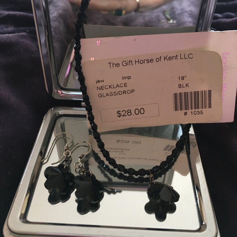 Glass beads ,austrian crystal 18”necklace
